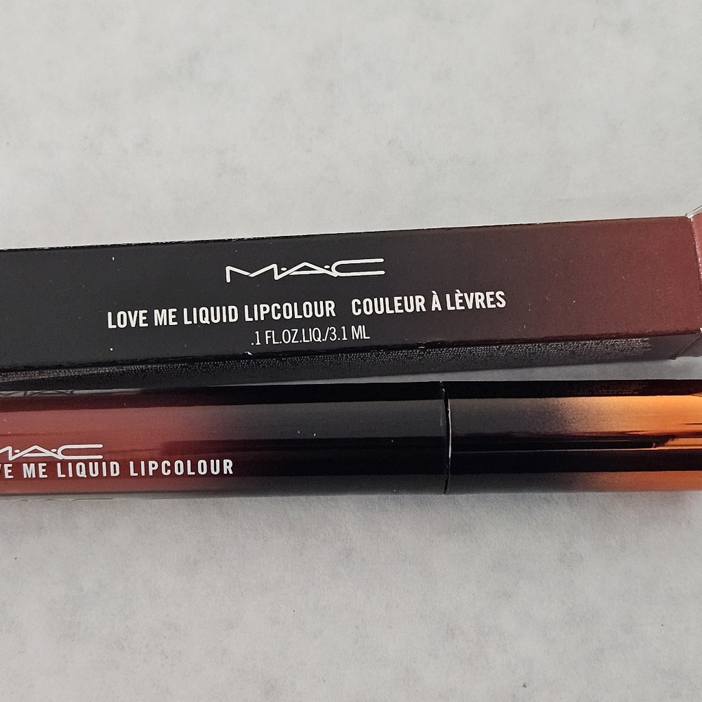 MAC Liquid Lipcolour IT'S ALL‎ ME 483